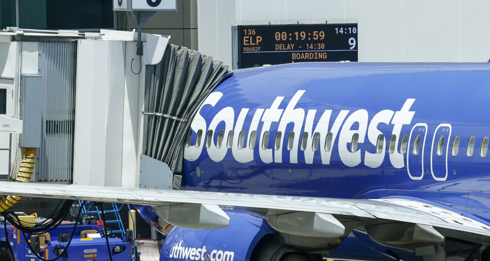 Southwest Airlines unveils first-ever airport lounges