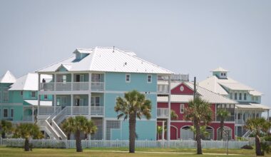 Comments turn wild at Gulf Coast insurance committee meeting