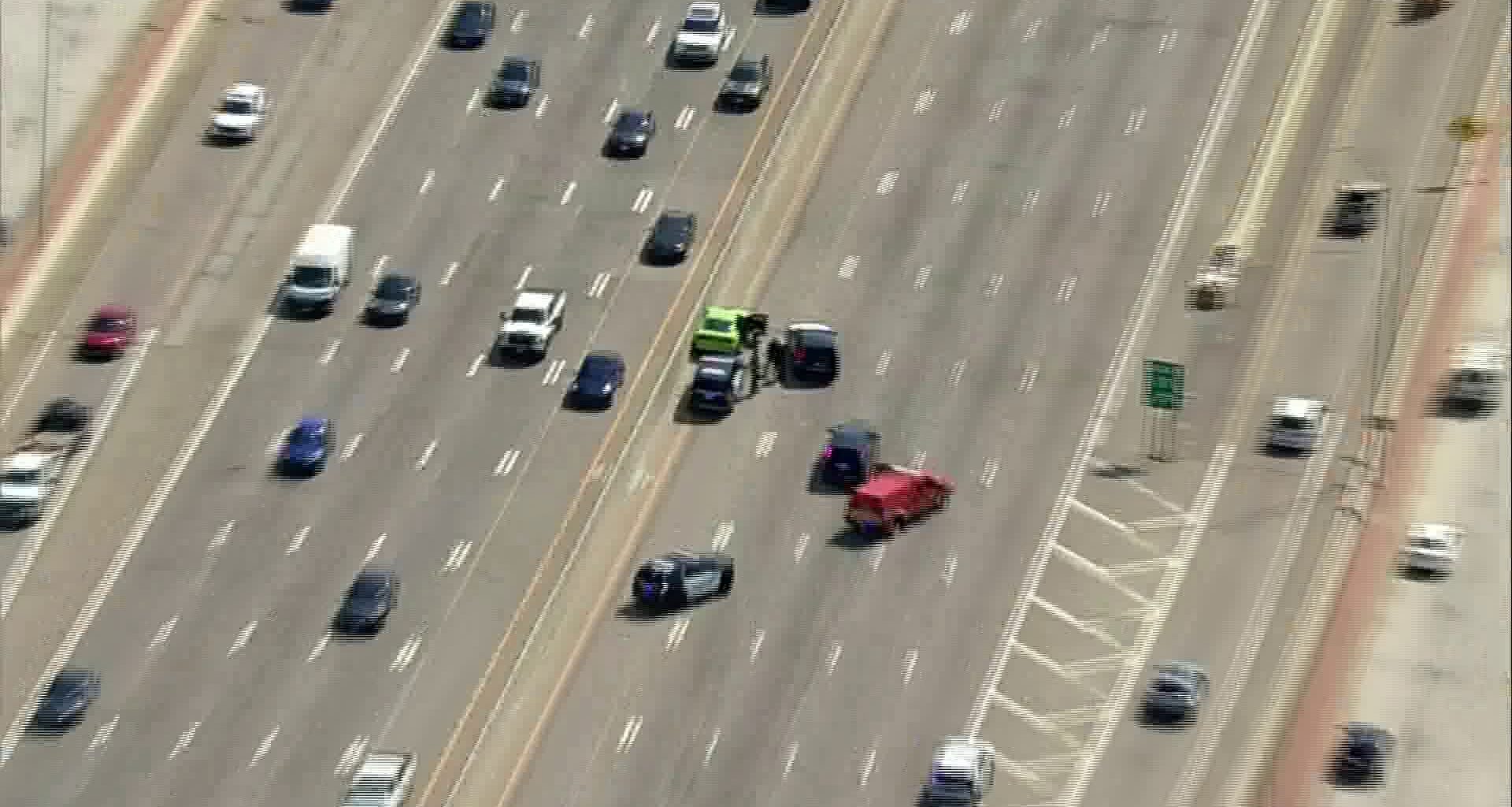 Police chase ends in Richardson, closing lanes on US 75, police say