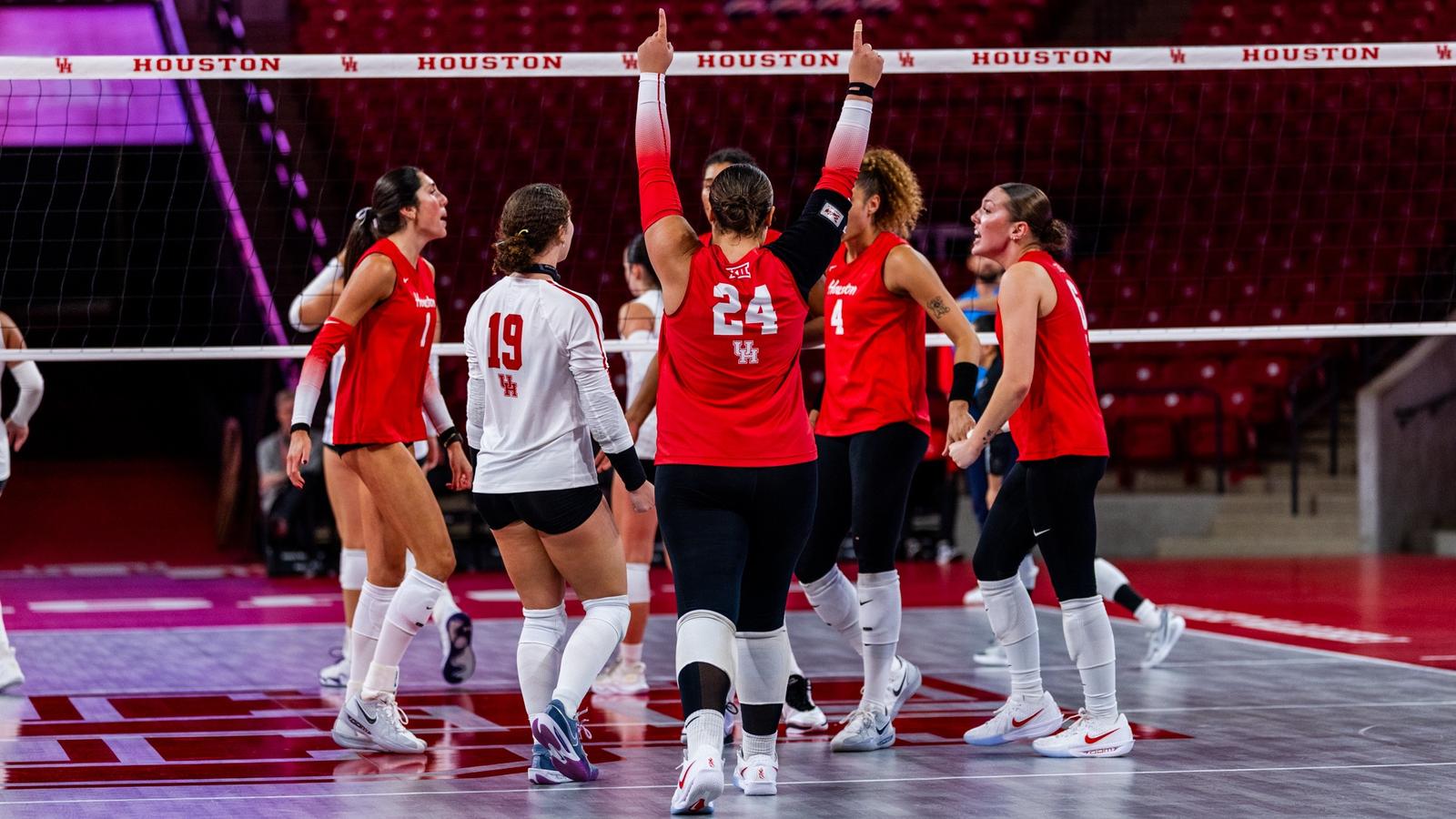 Cougars Triumph in Pair of Wins at the Houston Invitational