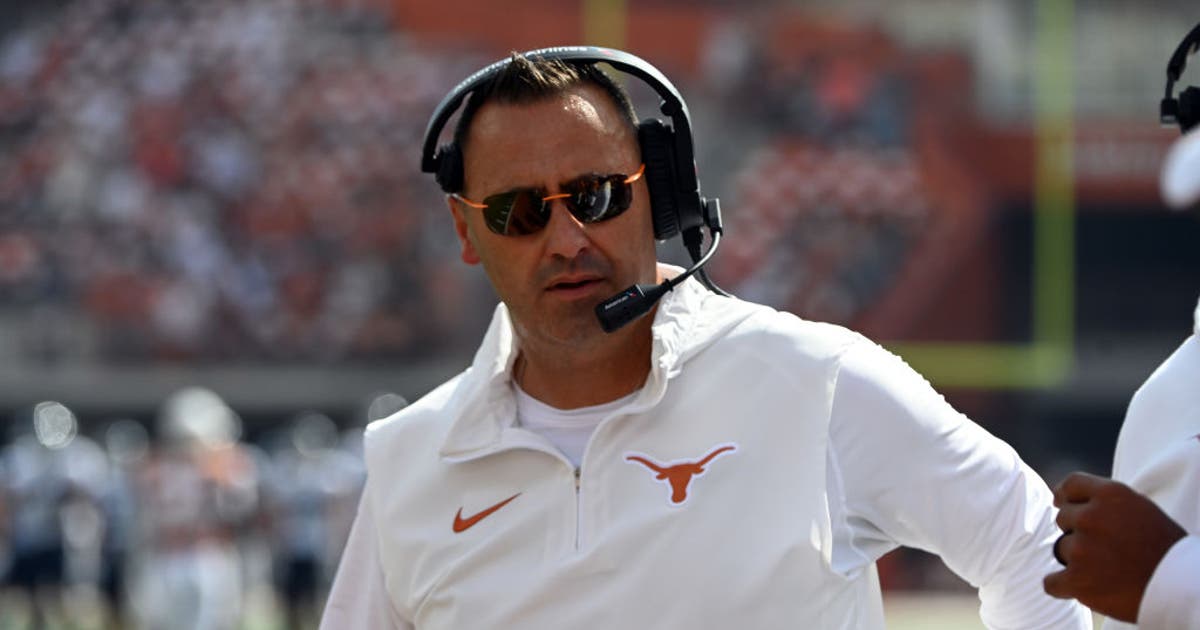 No. 5 Texas Longhorns rolls past Texas State 59-7 in season opener