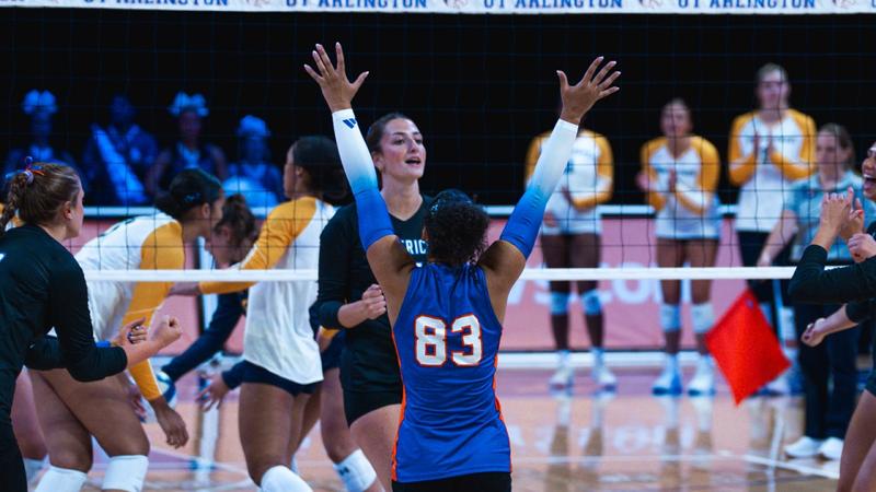 Mavs Fall to Sam Houston in Five, 2-3; Glenn Reaches 1,000 Career Digs
