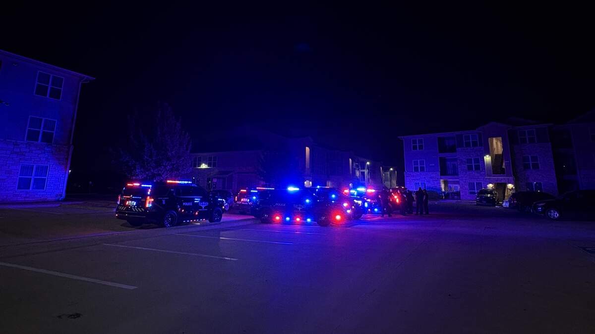 Young girl finds gun, dies in shooting at Fort Worth apartment