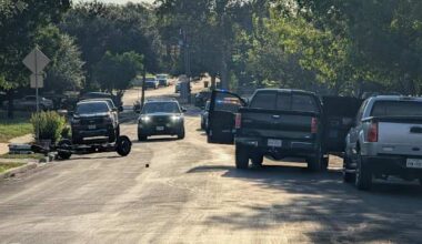 2 hospitalized after shooting on North Side; Shooter flees, SAPD says