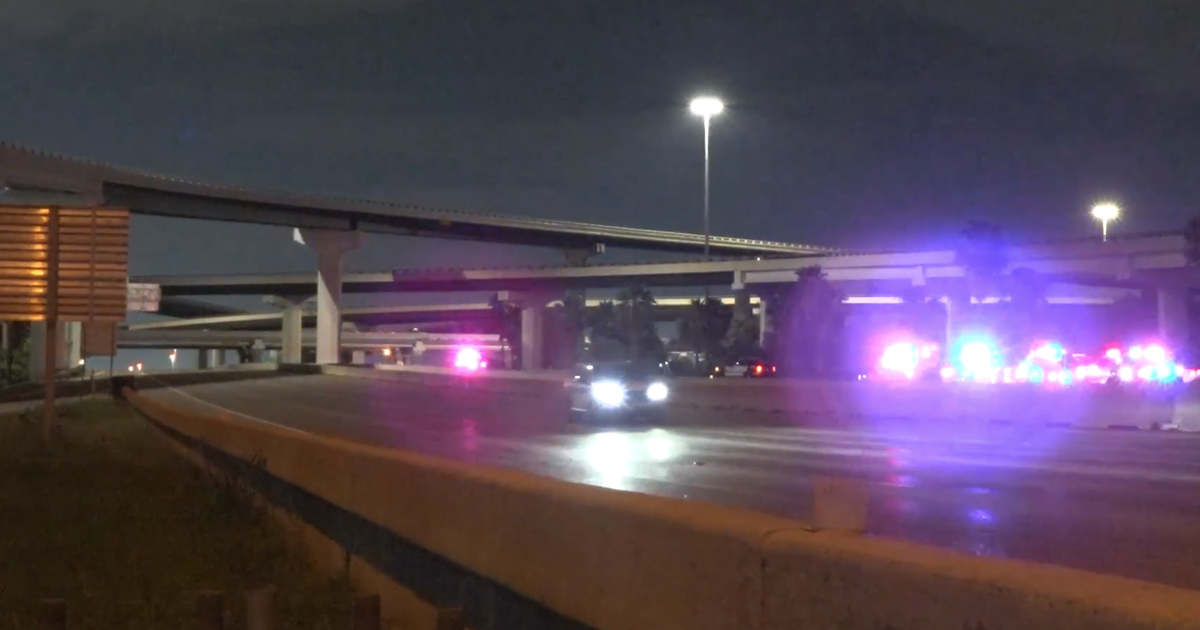 Man exits moving vehicle on Gulf Freeway before being hit, killed by another vehicle
