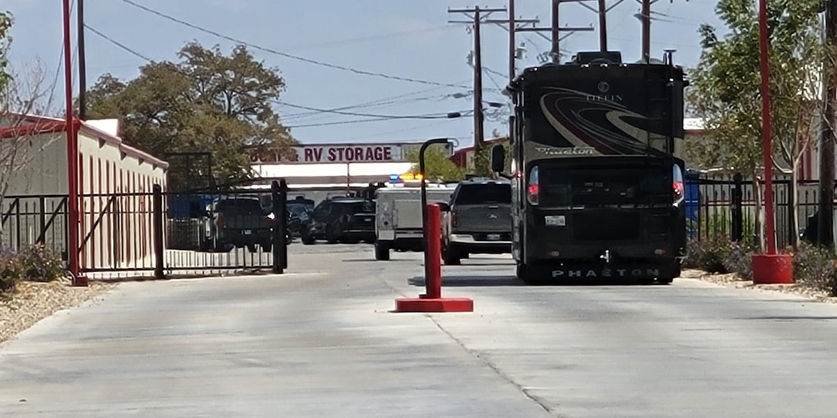 Driver suffers self-inflicted gunshot wound after pursuit in south Lubbock