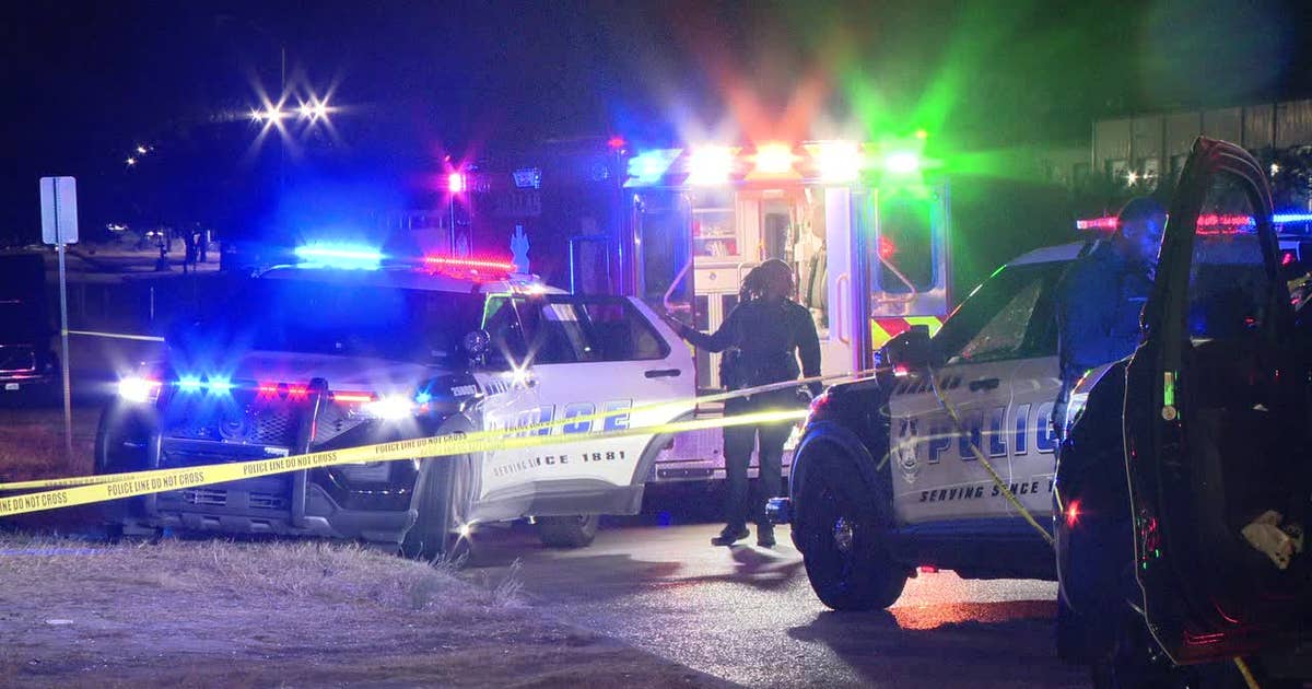 1 dead, 1 hospitalized after late Monday night Dallas shooting
