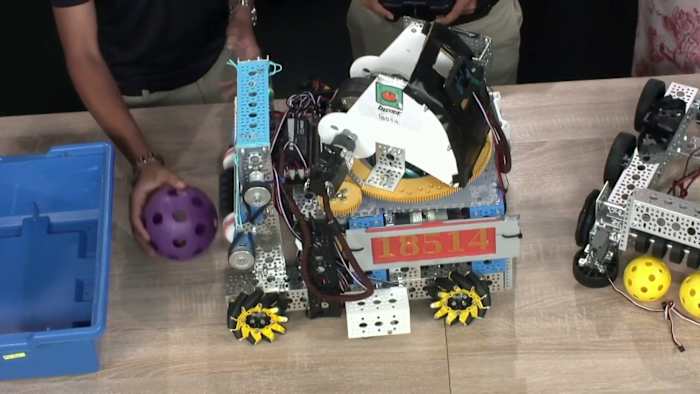 Việt Cultural Fest brings student robotics to Houston