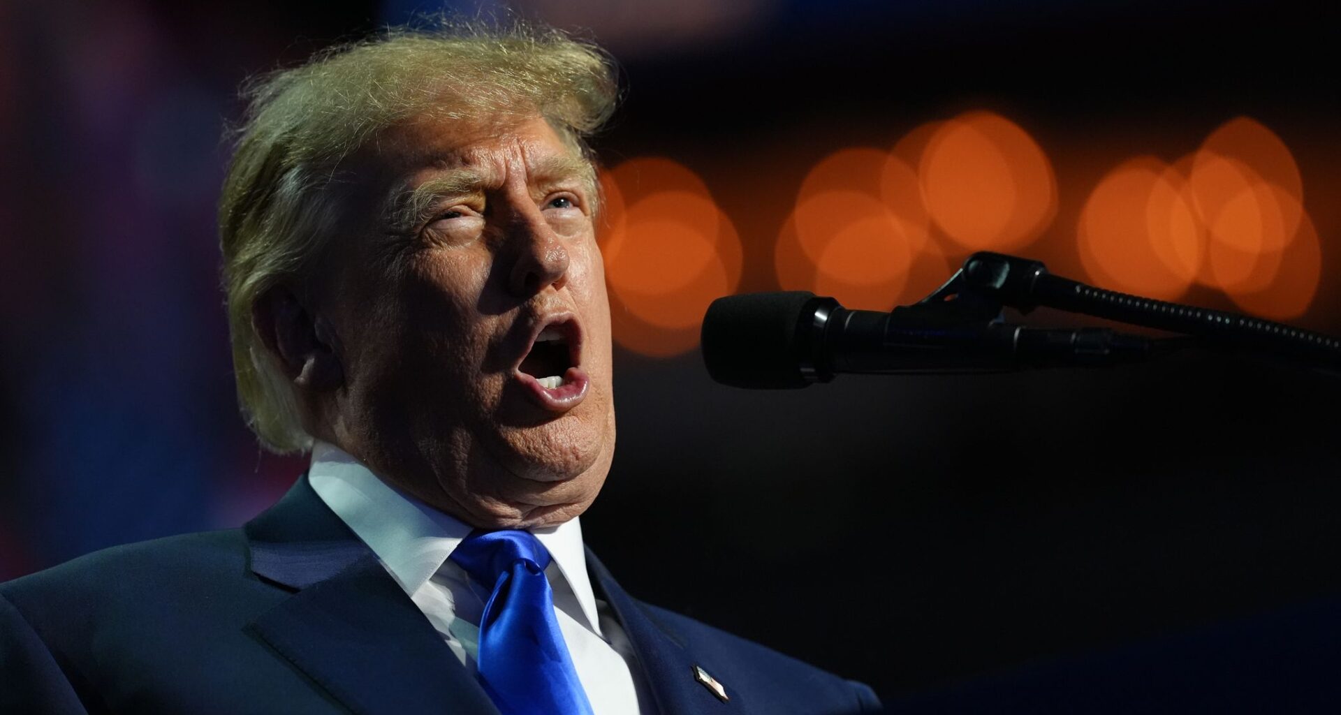 Trump, hoping to salvage midterms, makes dubious pledge to give every US adult $5,000 if GOP wins