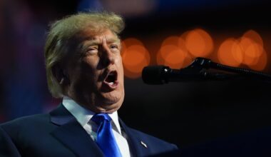 Trump, hoping to salvage midterms, makes dubious pledge to give every US adult $5,000 if GOP wins