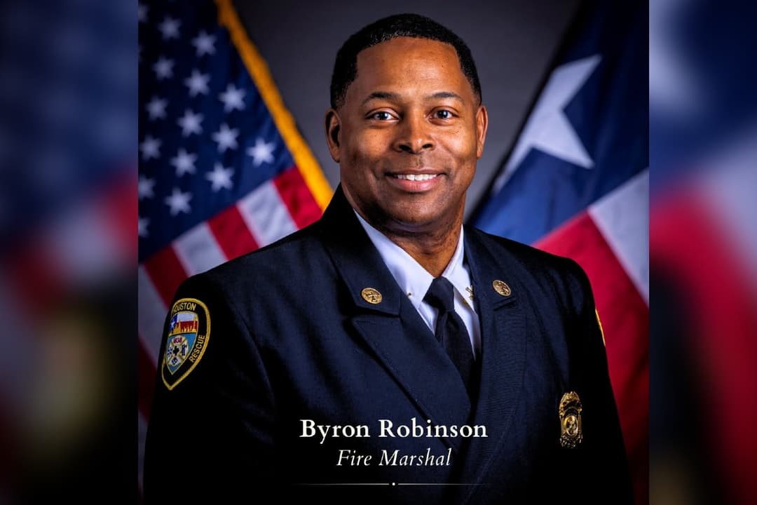 A headshot of Byron Robinson