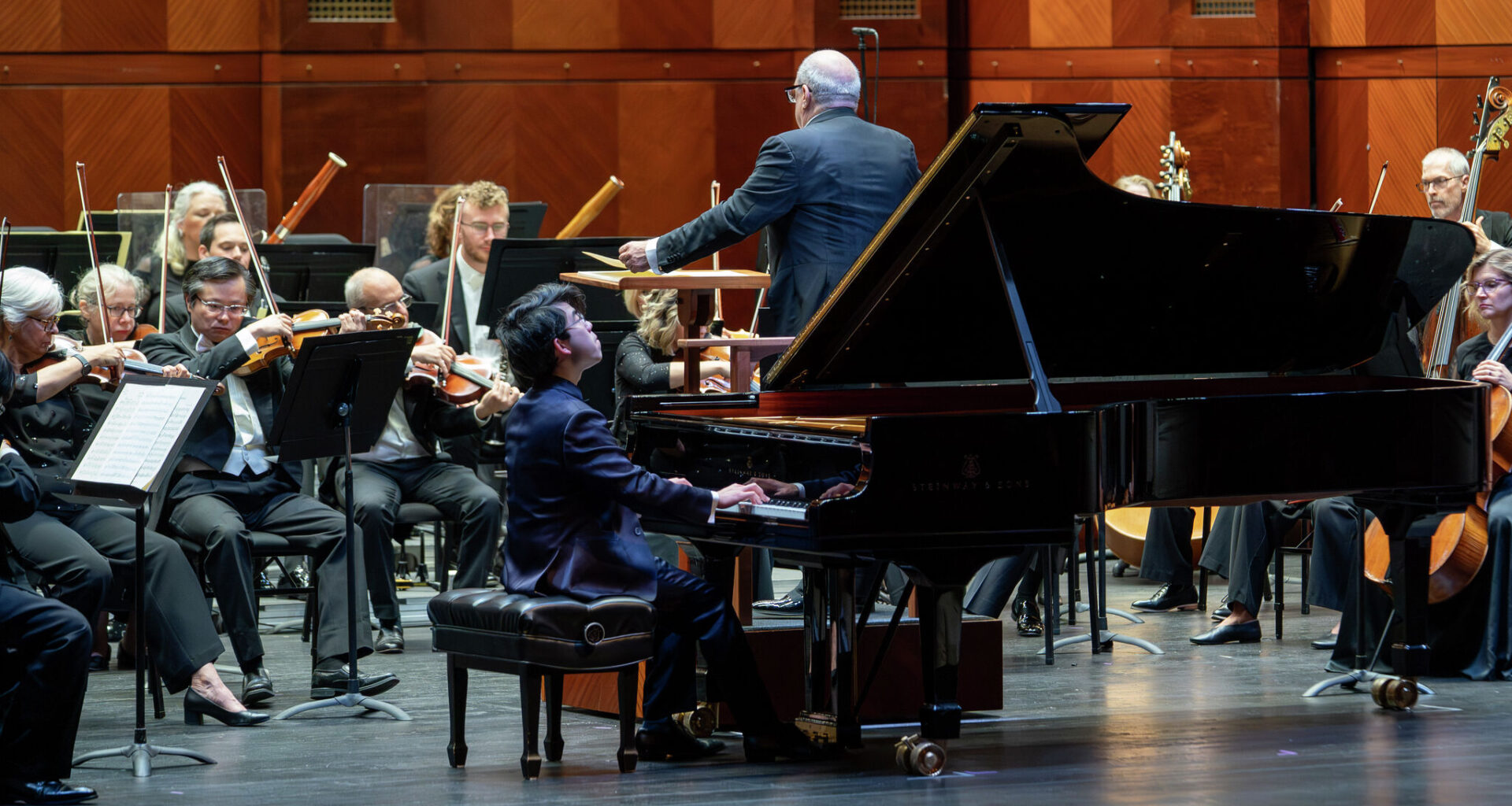 Cliburn winner plays Mozart with Fort Worth Symphony Orchestra
