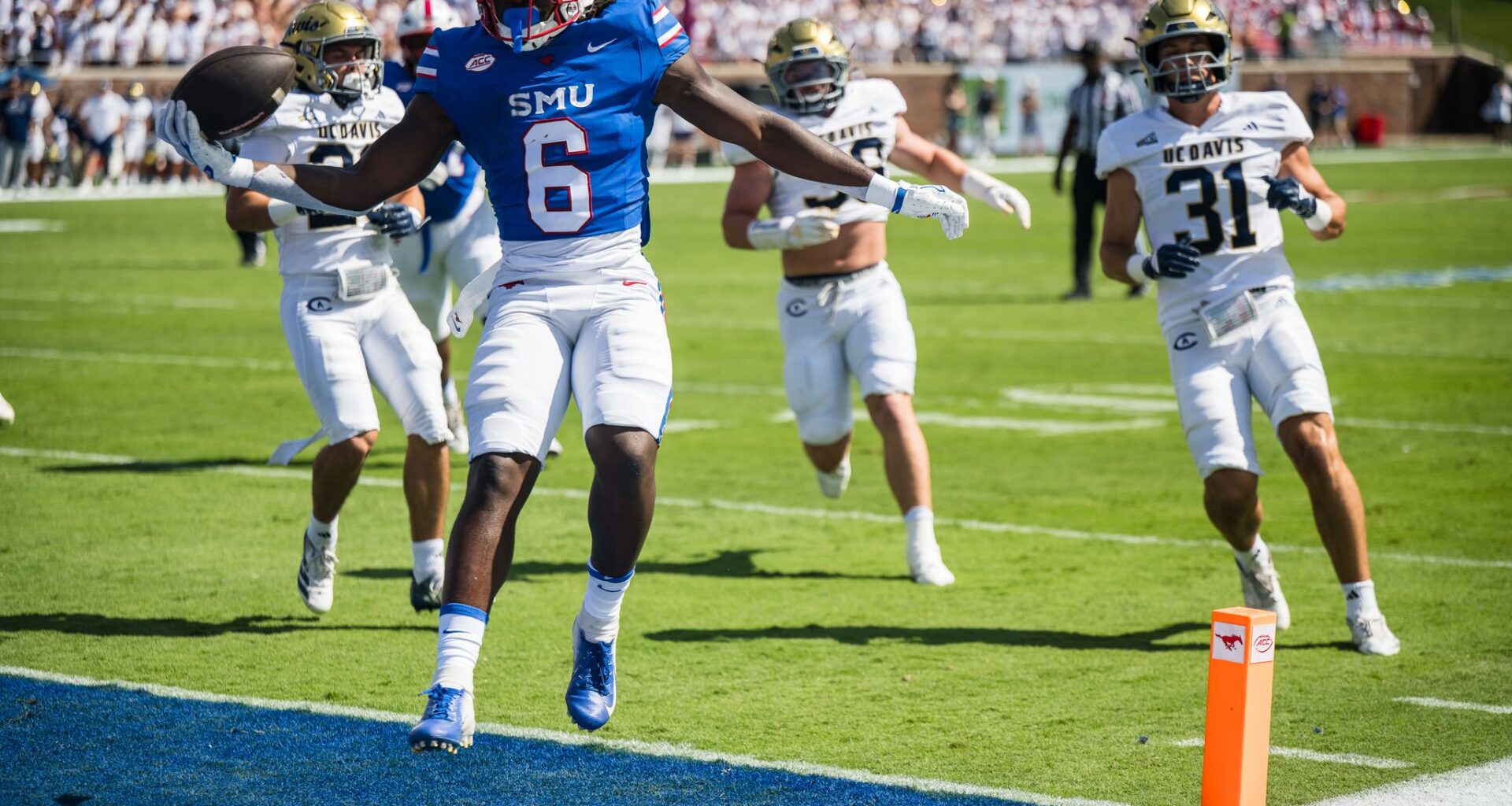 Jennings tosses 5 TDs as No. 17 SMU routs UC Davis 56-10 in scorching Texas heat