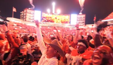 Texas stakes its claim for No. 1 in AP Top 25; Oregon set for a big fall and Michigan could return