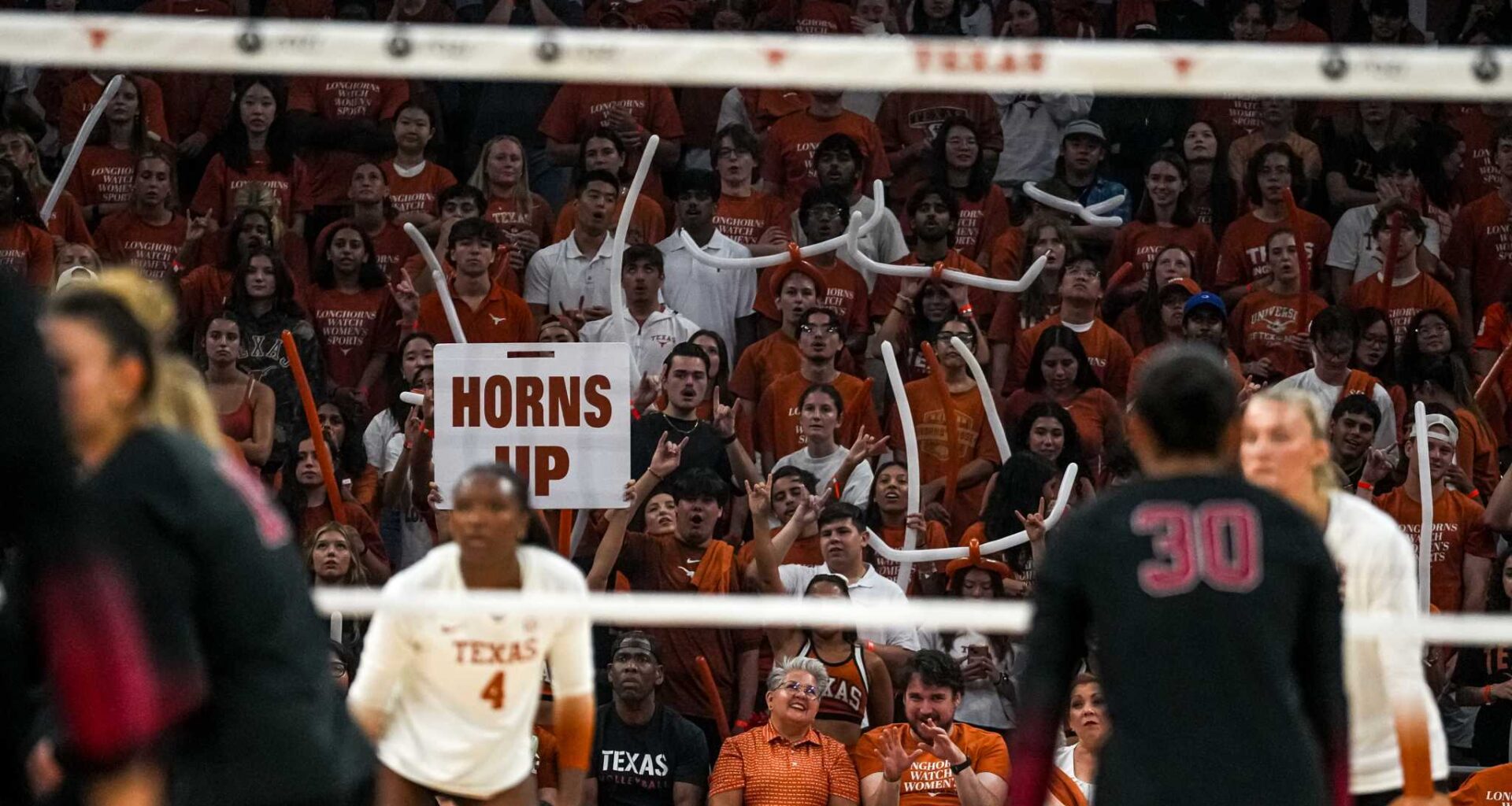 Texas volleyball vs Wisconsin game score: Live updates, how to watch
