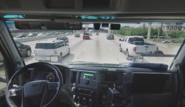 When will driverless 18-wheelers hit North Texas highways?