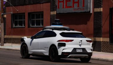 Waymo restarts robotaxi service in San Antonio after shutdown