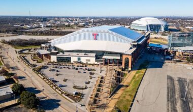 Arlington sees Cowboys and Rangers home games Sunday