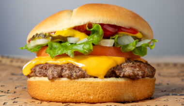 Where to find burger deals in D-FW for National Cheeseburger Day