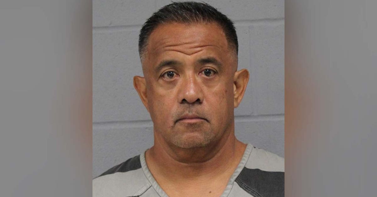 Texas Longhorns coach Johnny Nansen arrested for DWI after 3-car crash in Austin