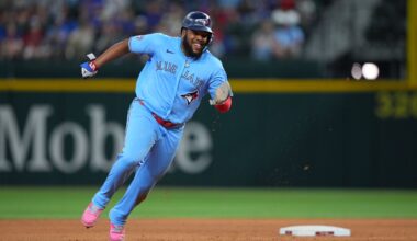 Blue Jays 1B Vladimir Guerrero Jr. exits early at Texas with left lower back tightness