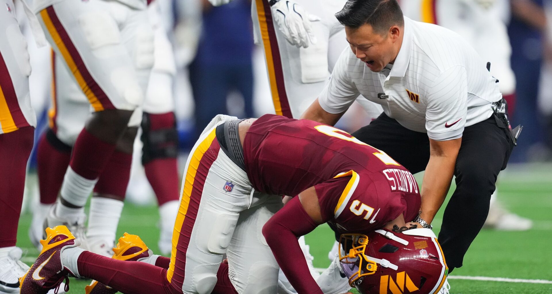 Commanders QB Jayden Daniels dislocates his left elbow for the second time in less than a year