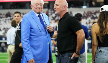 Amazon's Jeff Bezos, Cowboys' Jerry Jones meet up at AT&T Stadium