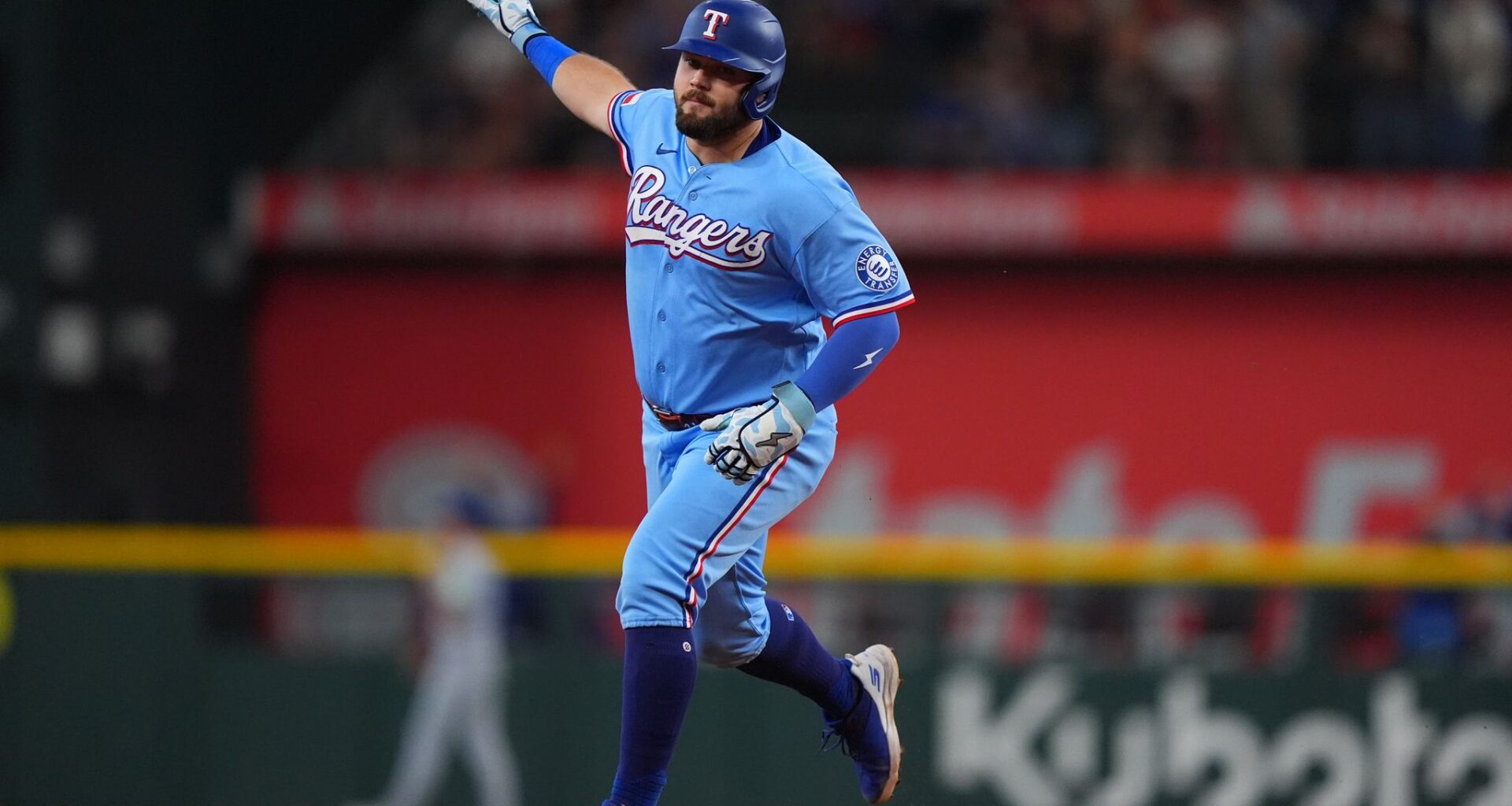 Playoff hopeful Blue Jays avoid series sweep with 7-2 win over AL West-leading Texas