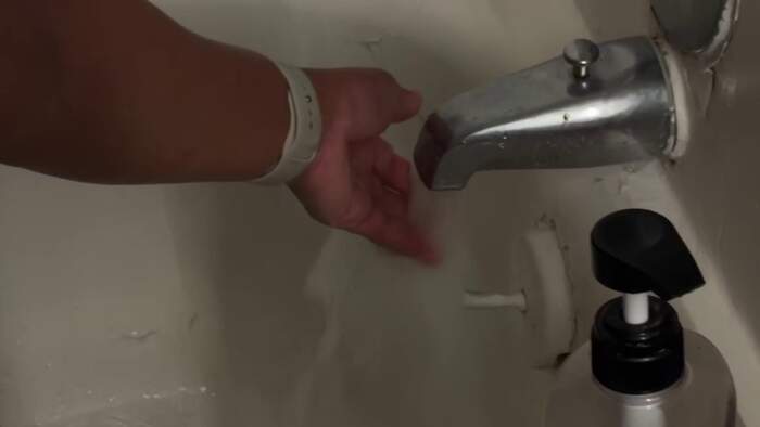 ‘Just want a solution’: North Side apartment residents say they’ve gone without hot water for weeks