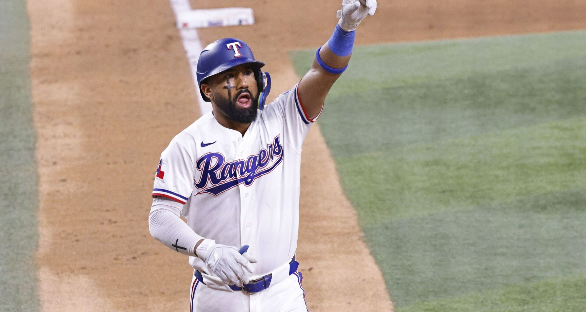 As Rangers march toward playoffs, MLB is noticing Ezequiel Durán
