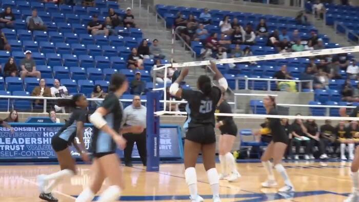 District volleyball rivals: Boerne Greyhounds sweep Alamo Heights, Harlan Hawks edge Brennan Bears