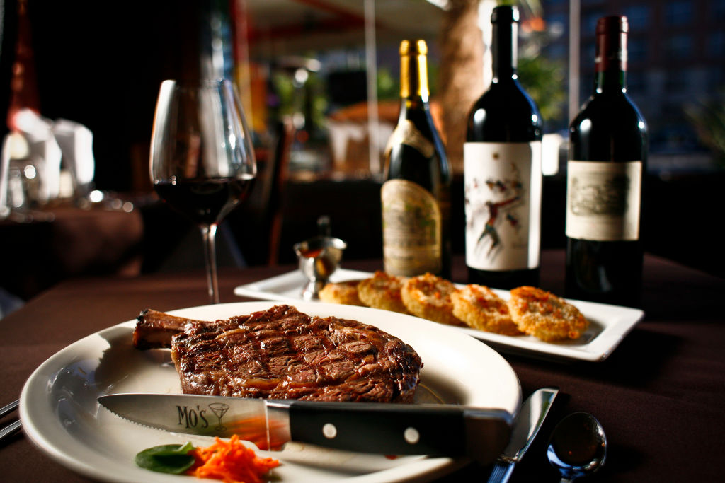 Texas may let lobbyists buy bigger meals off the record