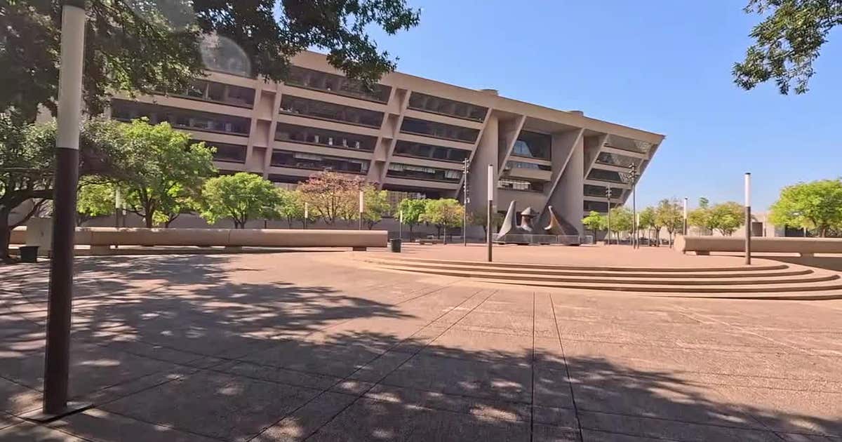 Dallas City Hall petition drive seeks May ballot vote to save iconic building