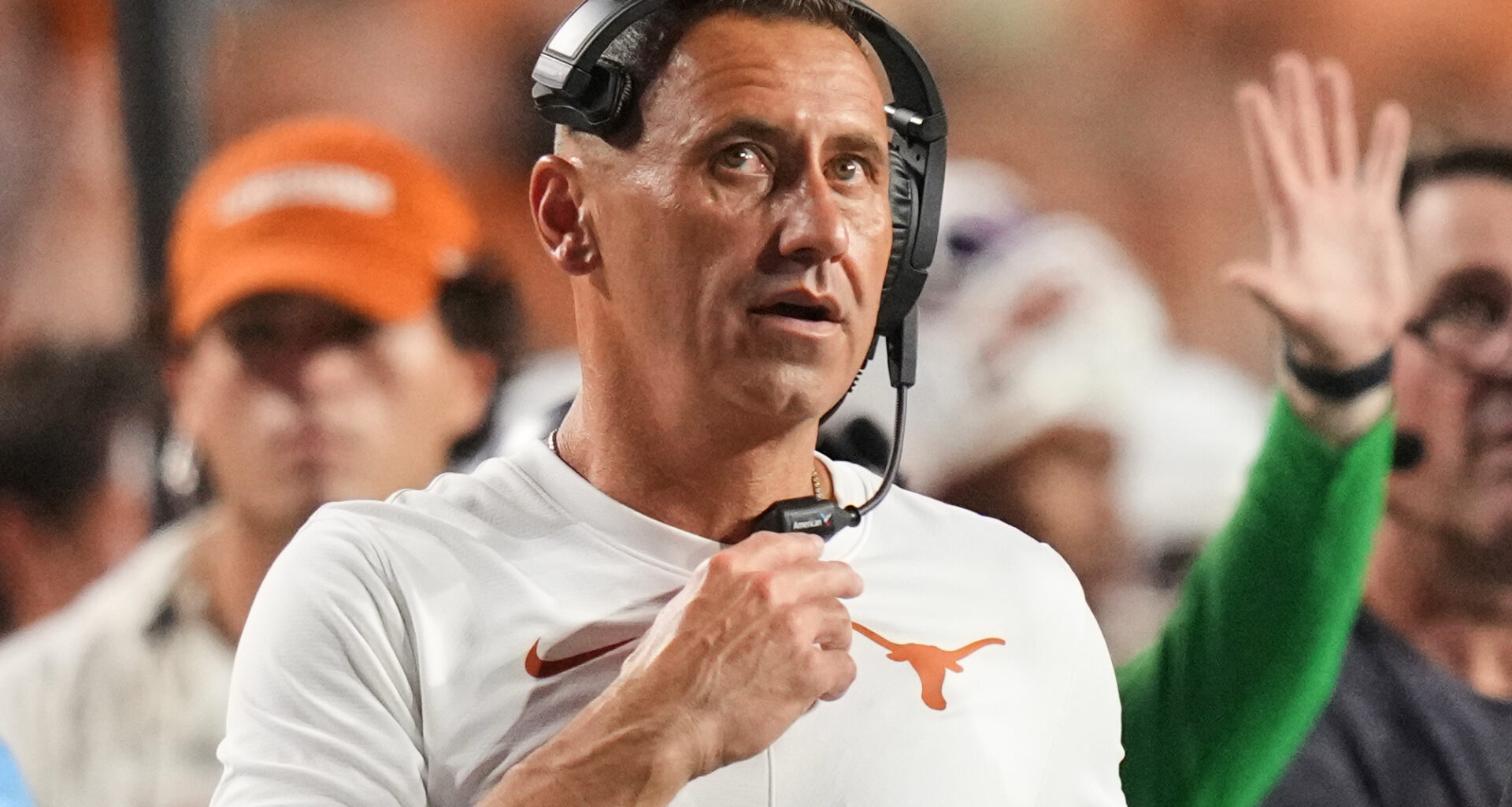 Sarkisian expecting communication issues with Trump attending Texas-Tennessee game
