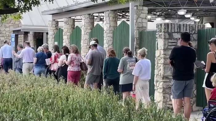 Texas counties scramble to process delayed voter registration applications from DPS