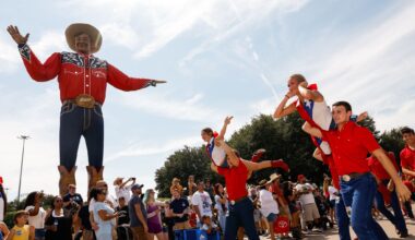 Fairgoers celebrate first day of the State Fair of Texas