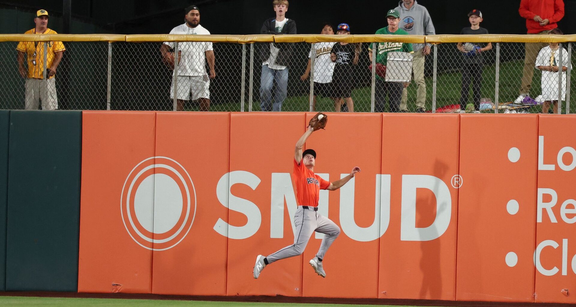 Bolte and Stefanic each hit 2 RBIs in sixth to lift Athletics past Astros 6-5