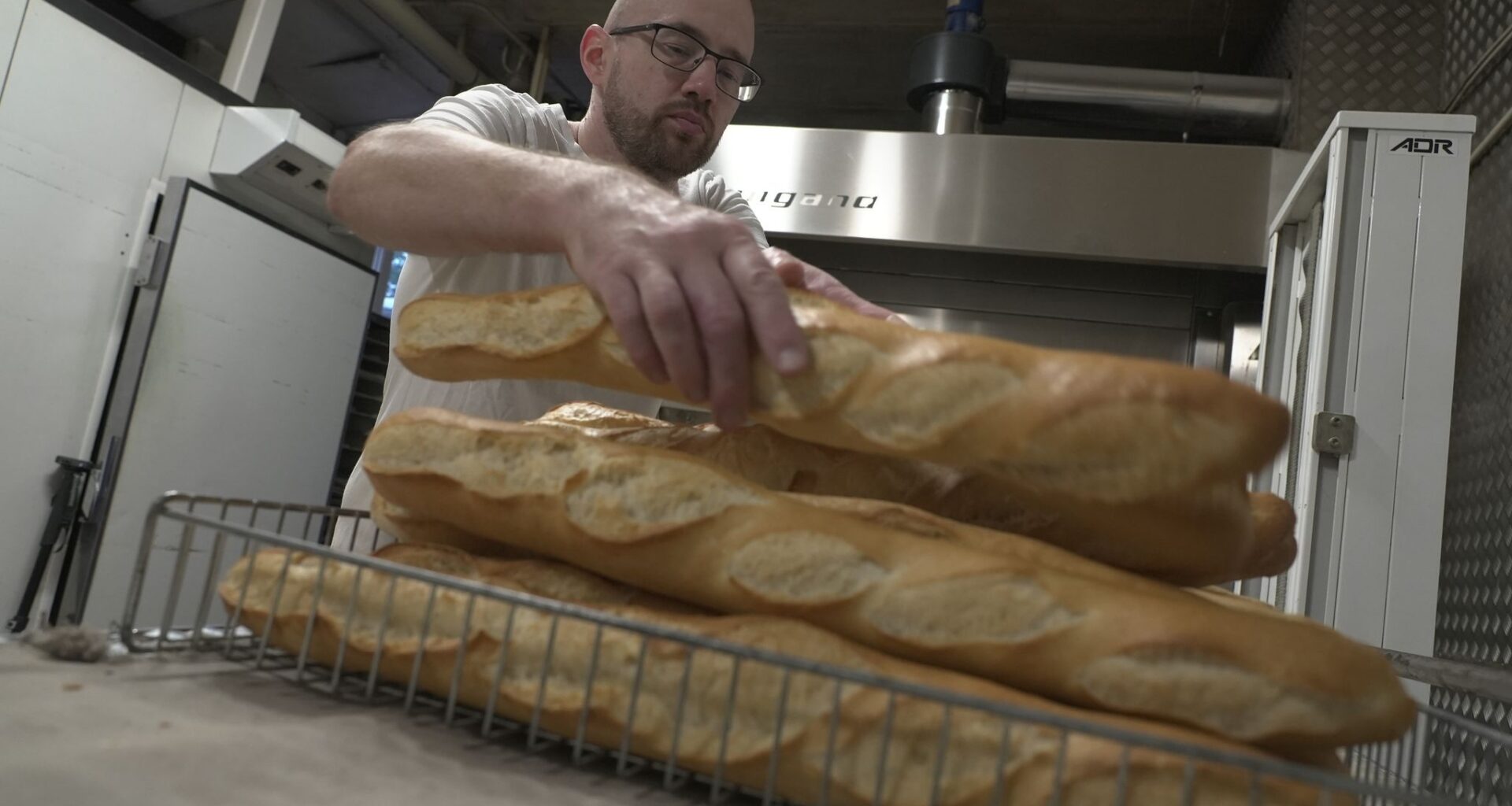Crunch time: Fuel price spike squeezes French baguette bakers as heating oil costs soar