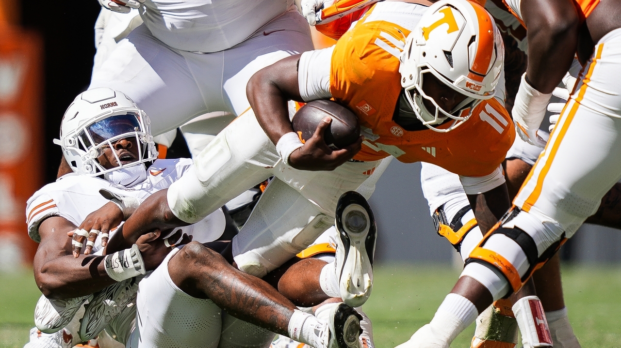 SEC says No. 17 Tennessee's onside kick against top-ranked Texas should have been a penalty
