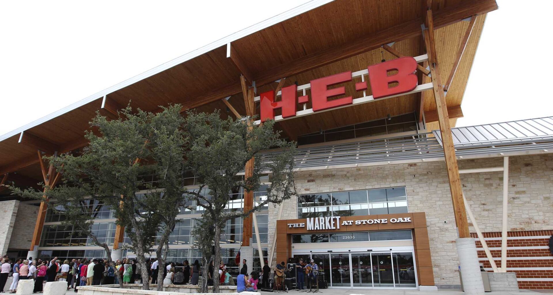 H-E-B sells far North Side land to San Antonio retail developer