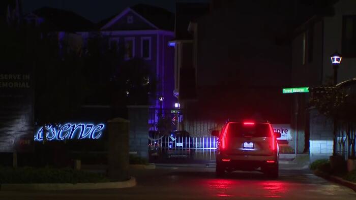 Mother allegedly shoots and kills young daughter before turning gun on herself in W. Houston