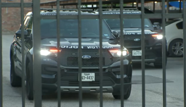 Person fatally shot, another injured at apartment complex in southwest Houston, police say