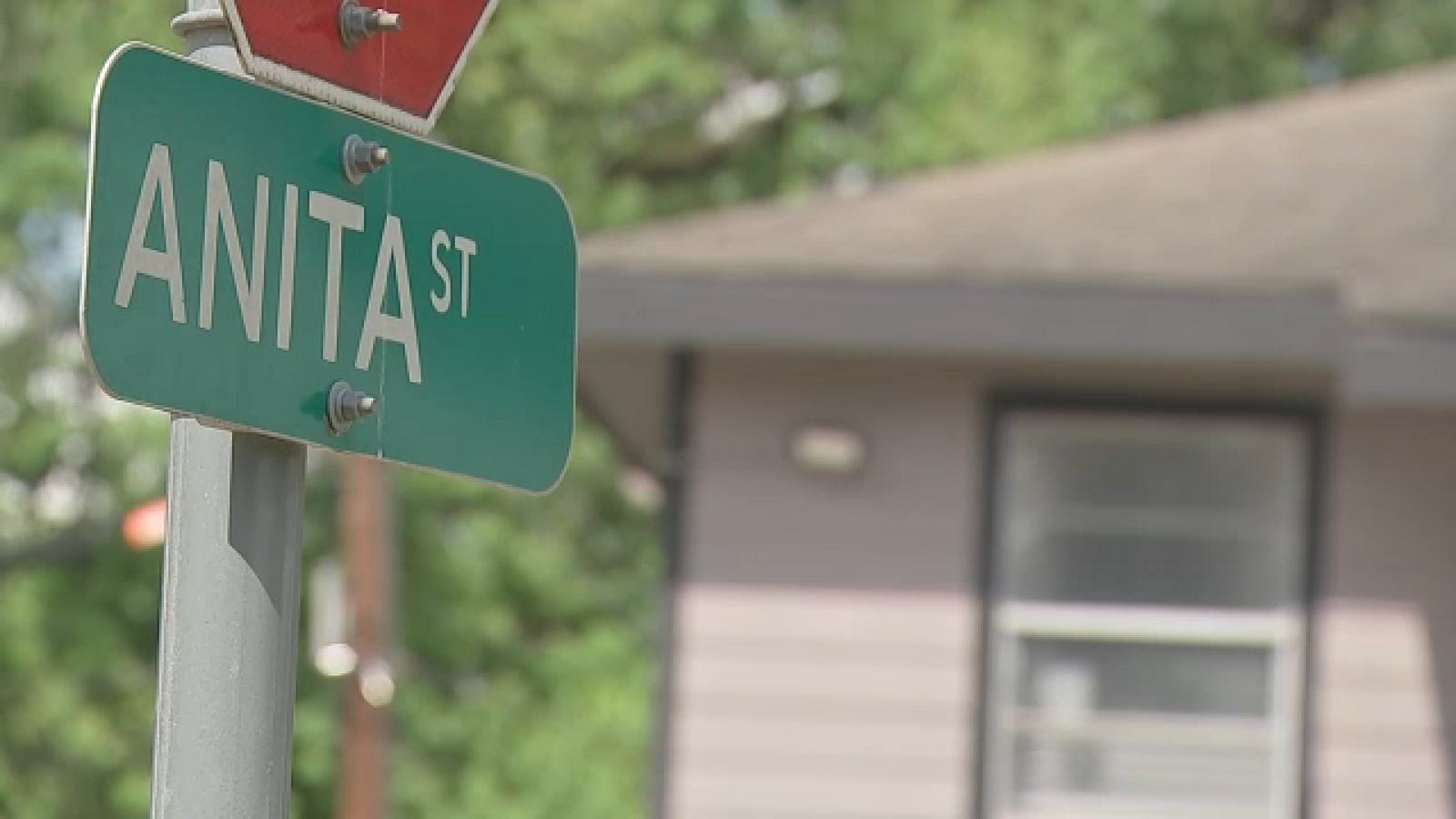 No suspect in custody yet after dead body found in trash can in Third Ward, HPD says