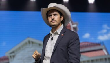 Texas ag commissioner candidates trade ineligibility jabs