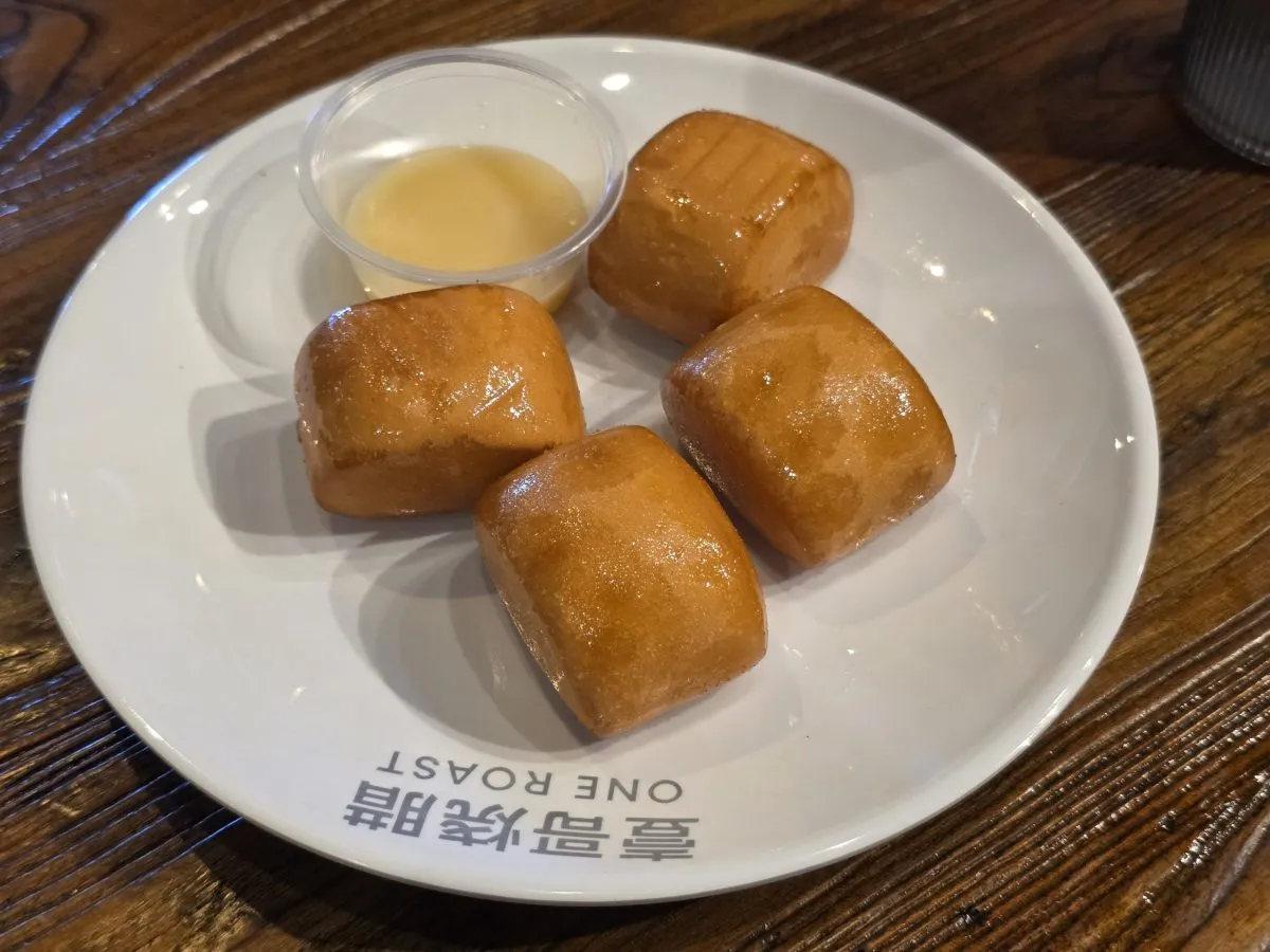 Fried mantou at One Roast. Photo by Mario-Sebastian Berry.