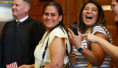 Texas A&M System chairman welcomes new Americans in Fort Worth