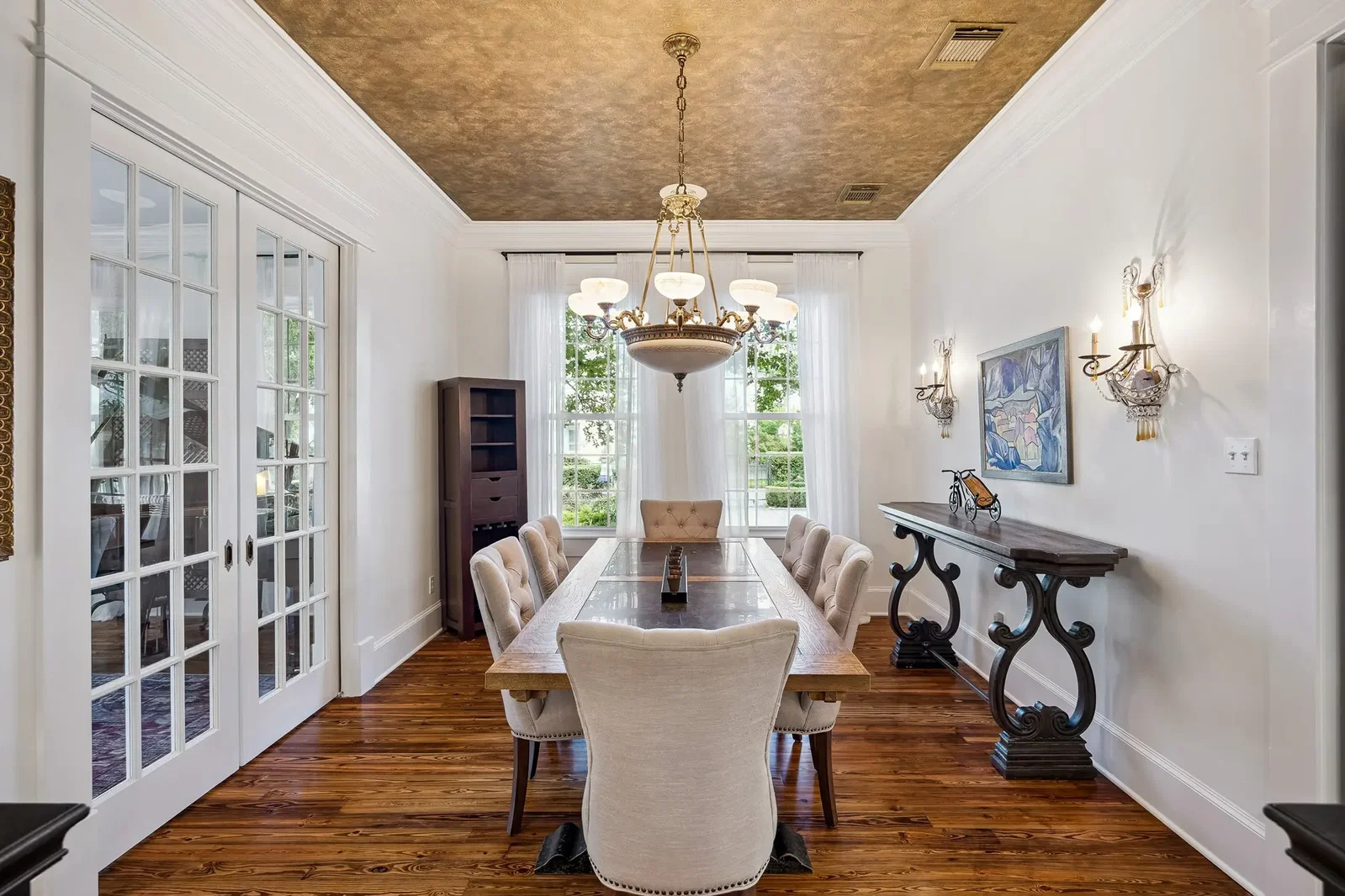 216 E 26th Street – QLRDRR(10) (Photo by TK Images for Martha Turner Sotheby's International Realty)