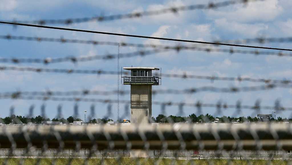 Federal judge orders Texas to air-condition its prisons