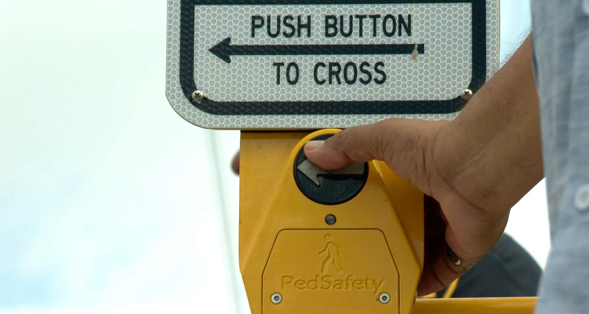 San Antonio's Transportation Department unveils 3 pedestrian traffic signals on crash-prone south-side corridor