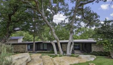 A serene midcentury modern retreat in the heart of Fort Worth